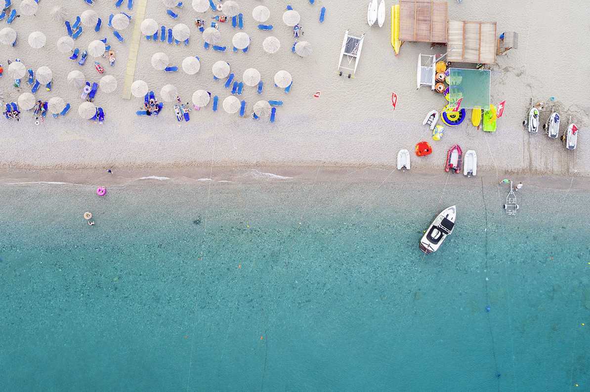 Stranden vid hotellet