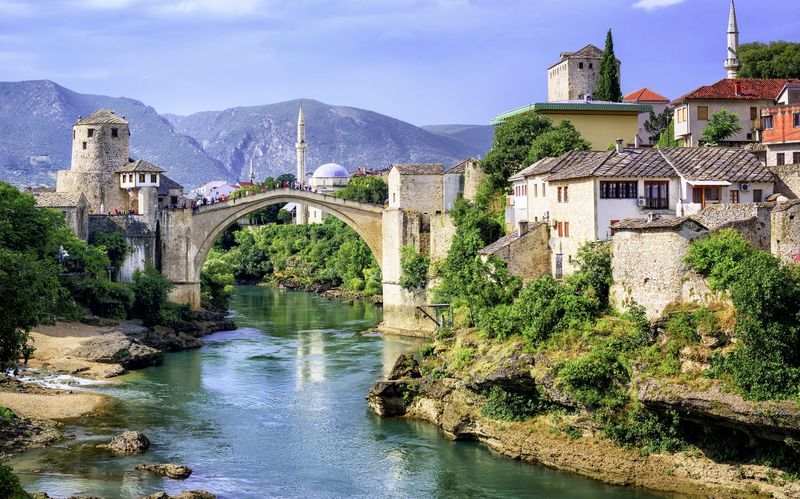 Mostar - bron mellan två världar