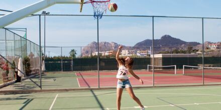 Basket och tennisplaner på hotell Mythos Beach Resort i Afandou, Rhodos.