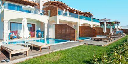 Juniorsvit med privat pool på hotell Mythos Beach Resort i Afandou, Rhodos.