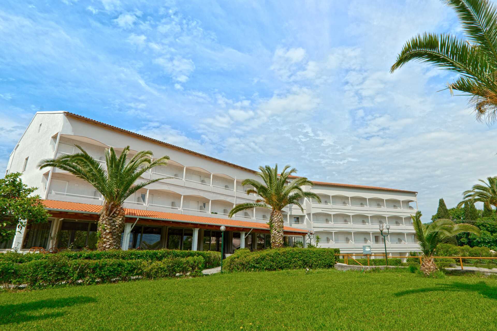 Hotell Livadi Nafsika i Dassia på Korfu, Grekland.