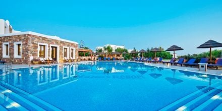 Poolområdet vid Naxos Resort, Grekland.