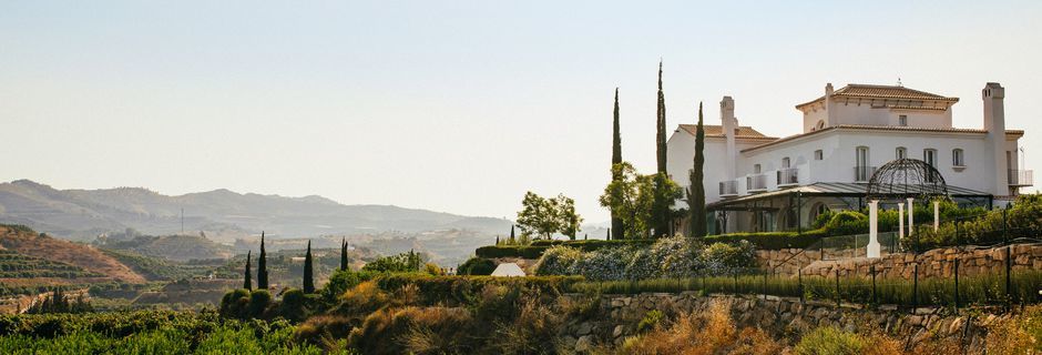 Hotell B bou Cortijo Bravo i Benamocarra.