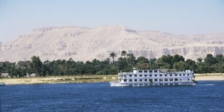 Njut av Nilens vackra omgivningar.