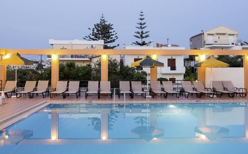Poolen på hotell Nontas på Kreta, Grekland