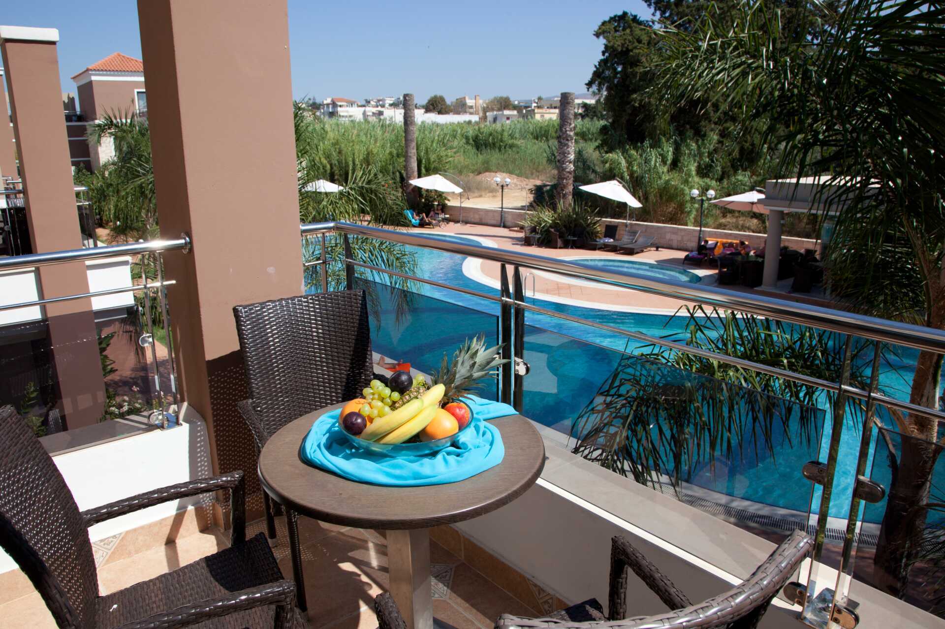 Enrumslägenheter på Okeanis Golden Resort i Agii Apostoli på Kreta.