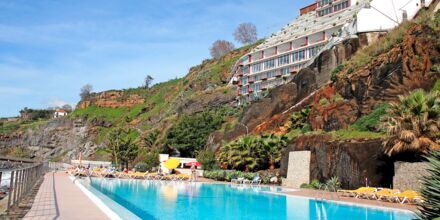 Poolen på hotell Orca Praia i Funchal på Madeira, Portugal.