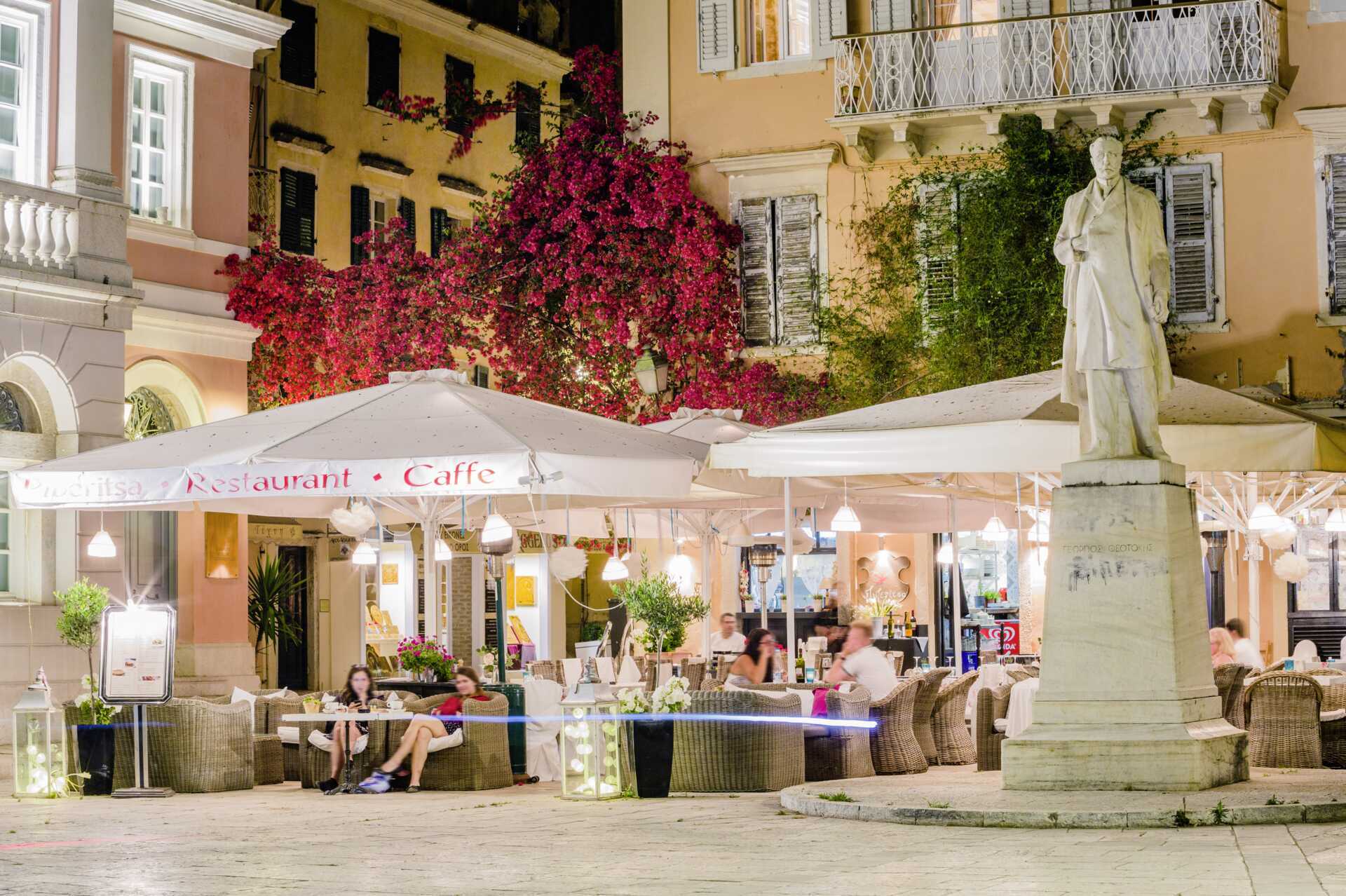 Restaurang i Korfu stad, Grekland.