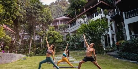 Yoga på Pakasai Resort i Ao Nang, Thailand.