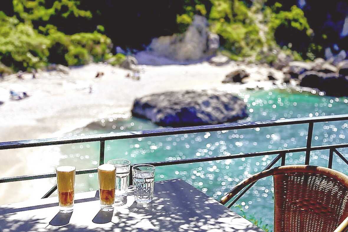 Krioneri Piso-stranden i Parga, Grekland.