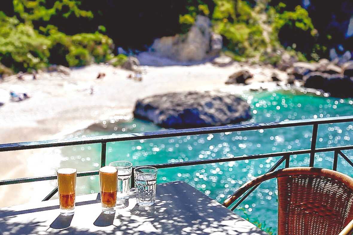 Krioneri Piso-stranden i Parga, Grekland.