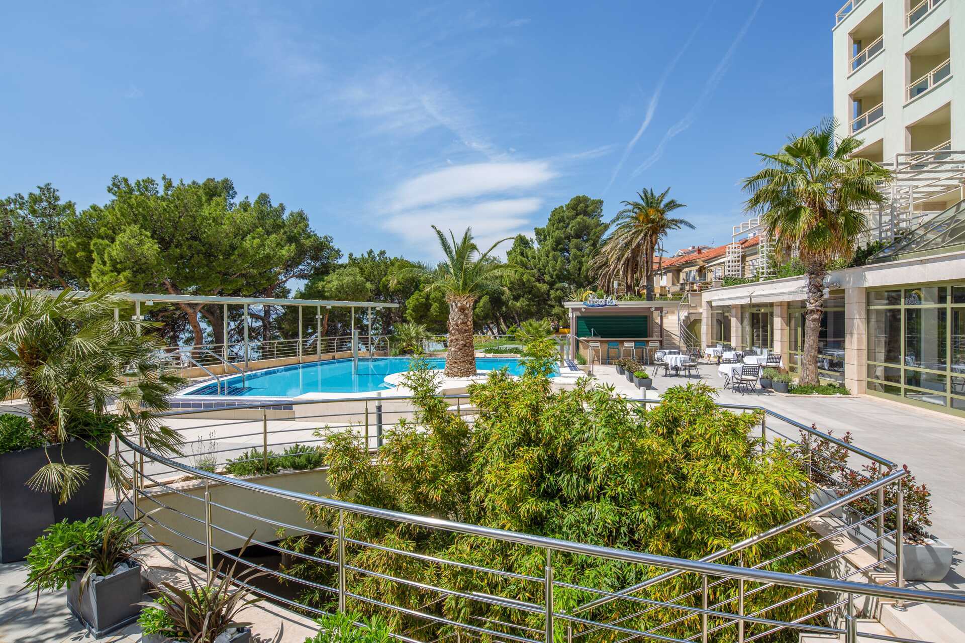 Poolen på hotell Park i Makarska.