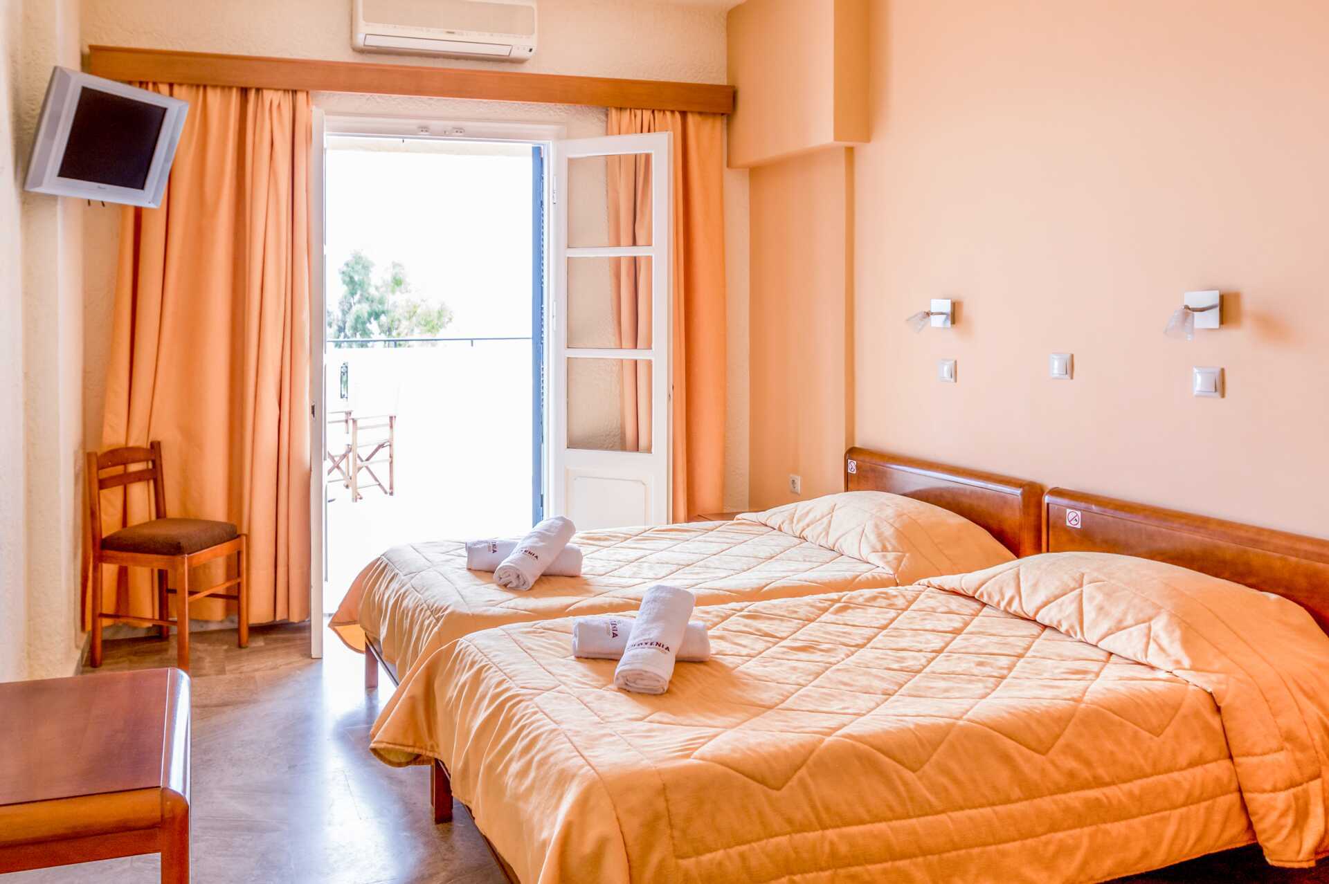 Dubbelrum på hotell Philoxenia i Massouri på Kalymnos, Grekland.