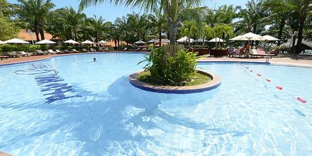 Poolområdet på hotell Phu Hai Resort i Phan Thiet, Vietnam.