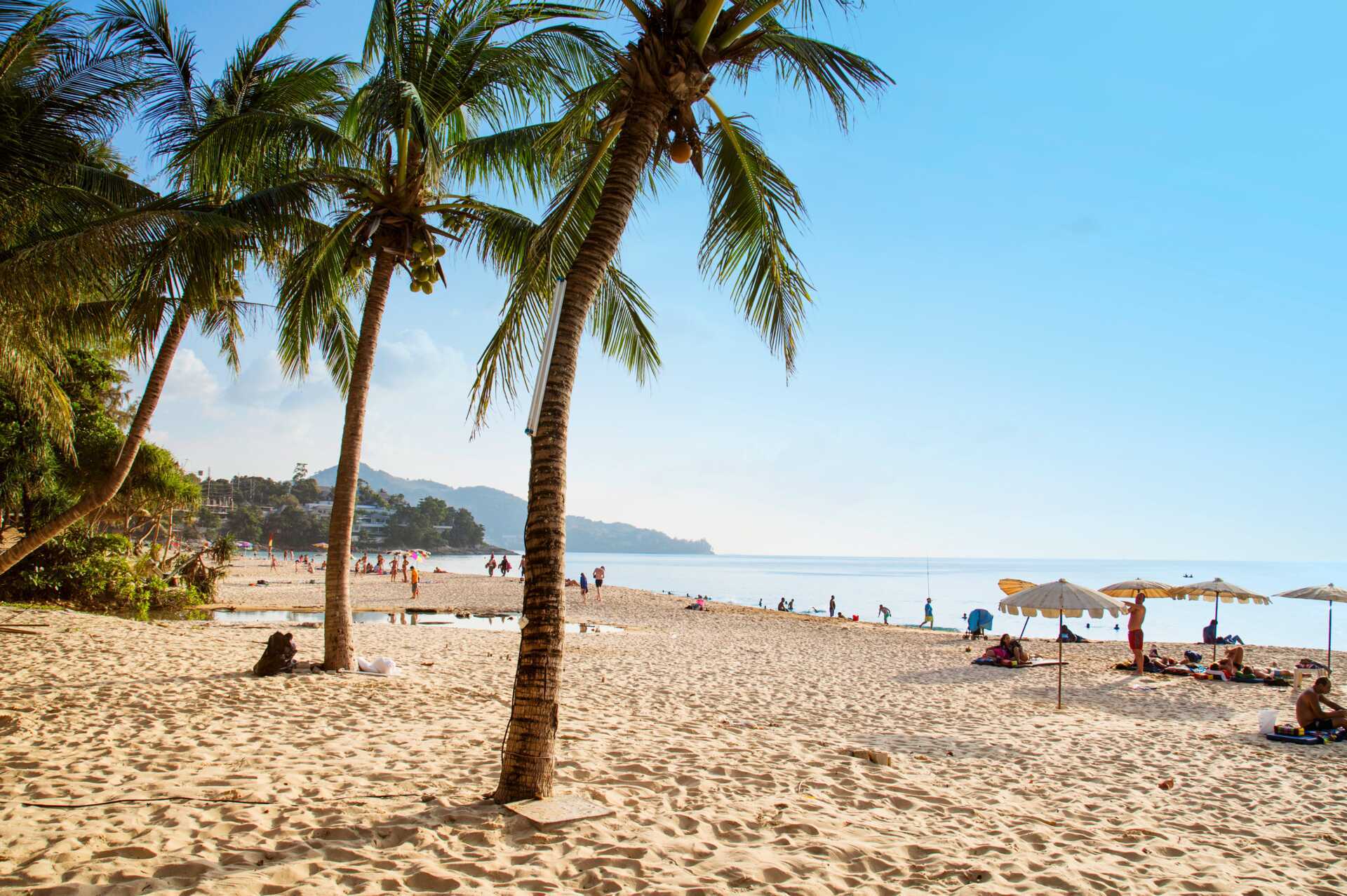 Surin Beach på Phuket i Thailand.