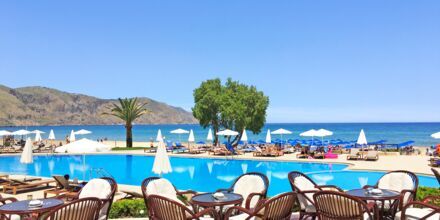 Poolområde på hotell Pilot Beach i Georgioupolis på Kreta, Grekland.