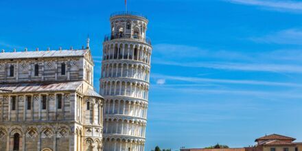 Lutande tornet i Pisa är stadens mest kända sevärdhet.