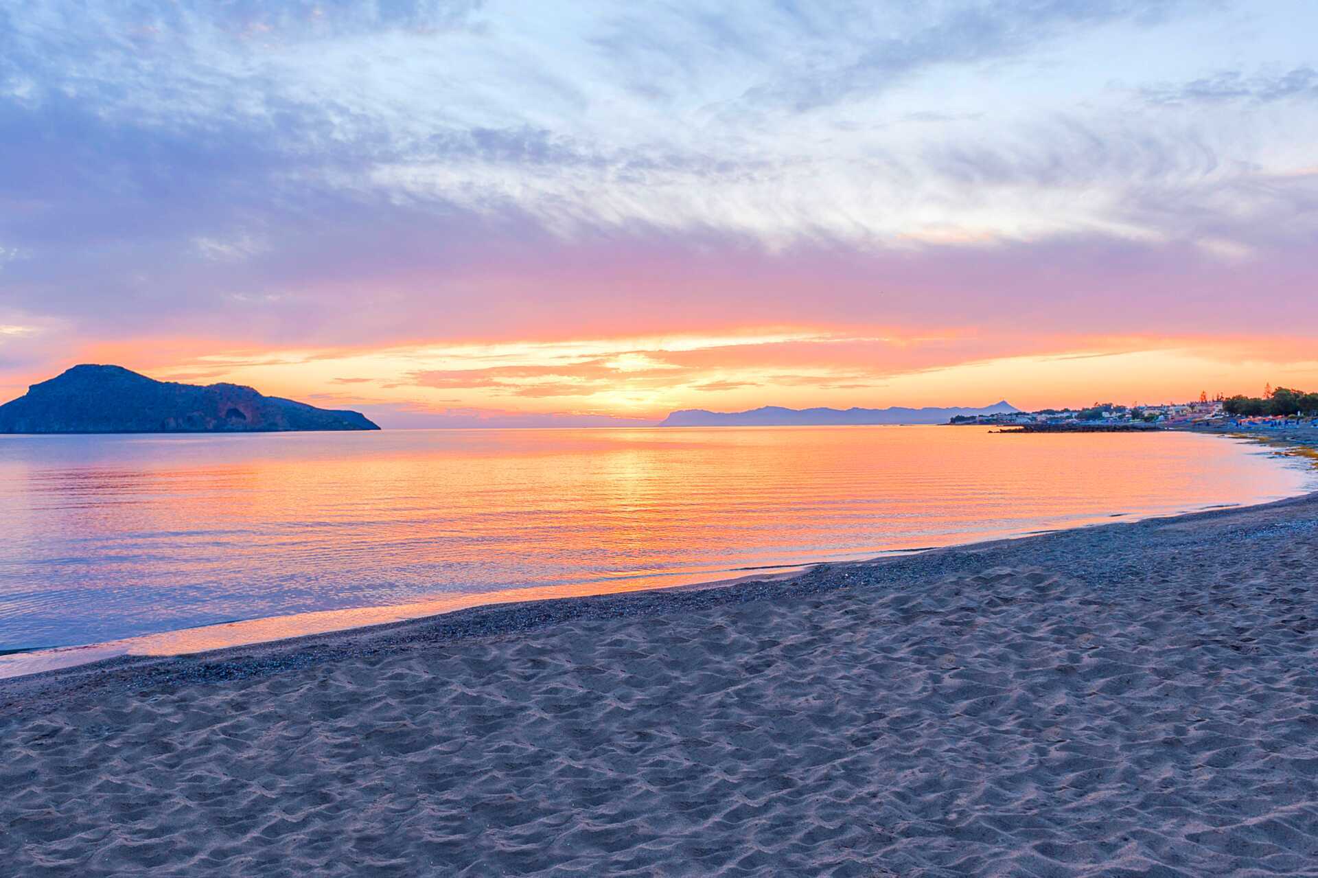 Strand vid hotell Porto Platanias på Kreta.