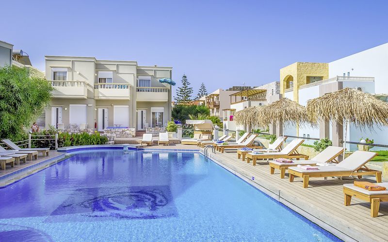 Poolområde på hotell Platanias Mare i Platanias, Kreta.