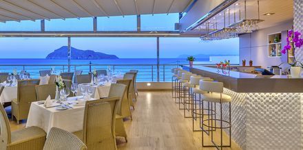 Bar på hotell Porto Platanias på Kreta.