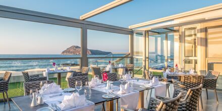 Restaurang på hotell Porto Platanias Luxury Selection i Platanias på Kreta, Grekland.