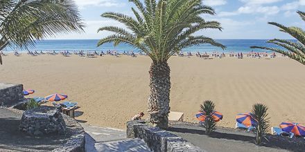 Stranden vid hotell Bahia Kontiki i Puerto del Carmen, Lanzarote.