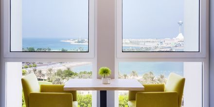 Lounge på hotell Radisson Blu Hotel & Resort Abu Dhabi Corniche i Abu Dhabi.