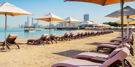Strand på hotell Radisson Blu Hotel & Resort Abu Dhabi Corniche i Abu Dhabi.