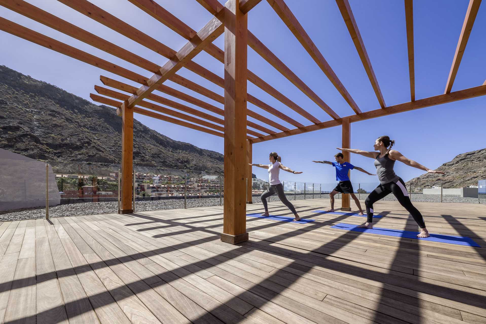 Yoga på Radisson Blu Resort & Spa i Puerto de Mogán på Gran Canaria.