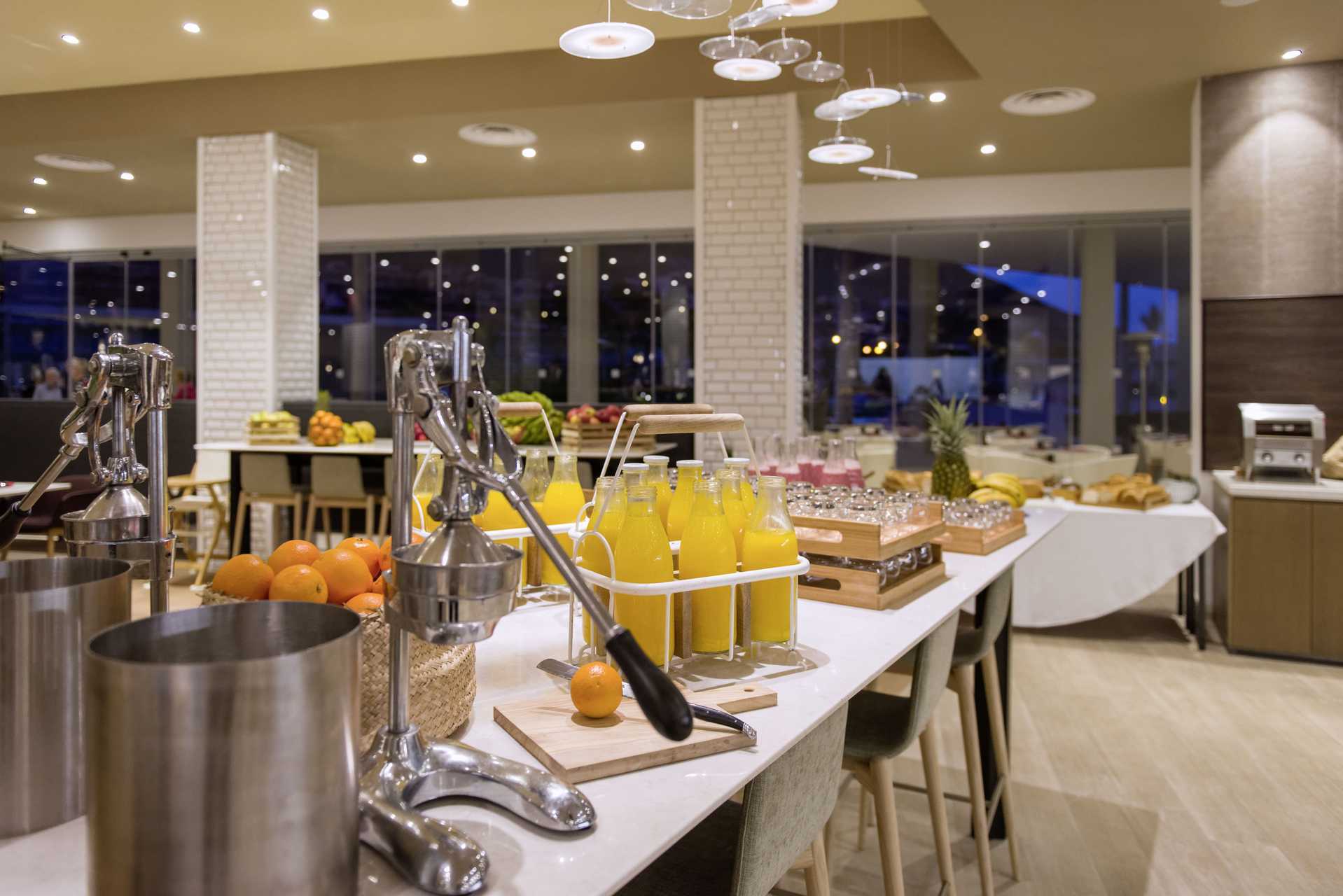 Bufférestaurangen The Larder på Radisson Blu Resort & Spa i Puerto de Mogán på Gran Canaria.
