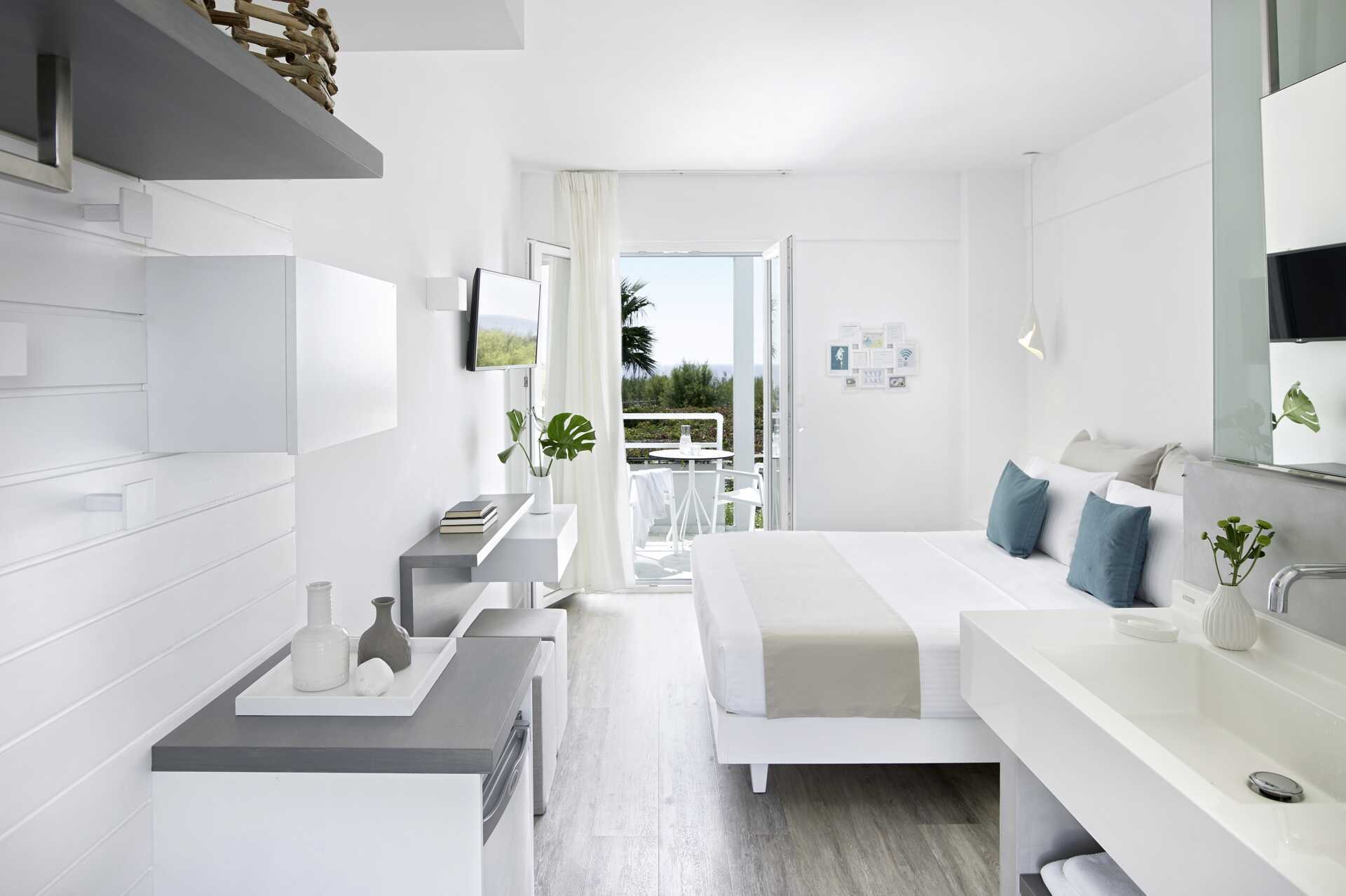 Renoverat dubbelrum på hotell Kouros Seasight i Pythagorion på Samos, Grekland.