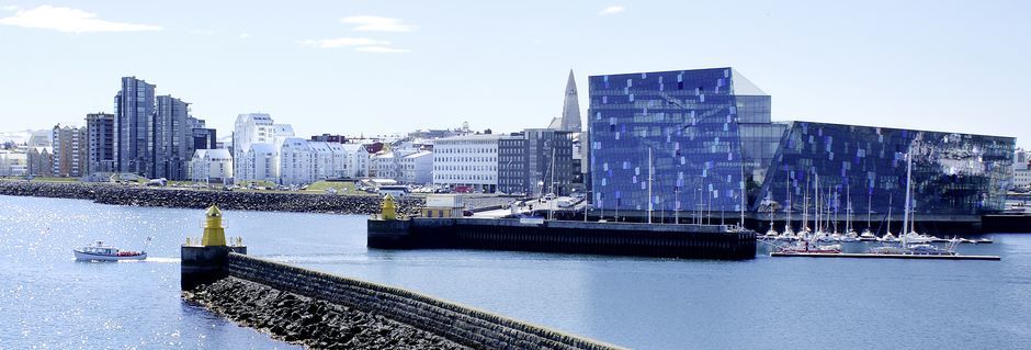 Reykjavik med det kända operahuset Harpa.