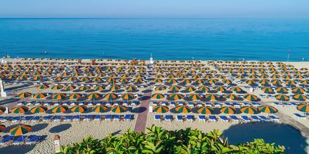 Stranden vid hotell Riviera i Alanya, Turkiet.