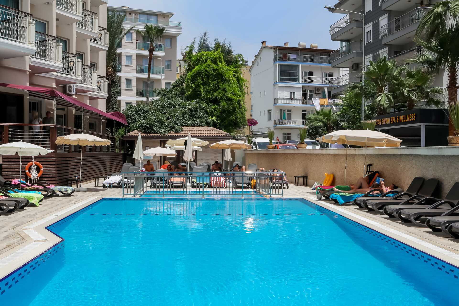 Poolområdet på hotell Riviera i Alanya, Turkiet.