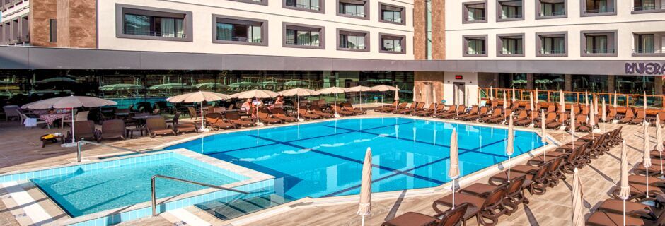Poolområdet på hotell Riviera Zen i Alanya, Turkiet.