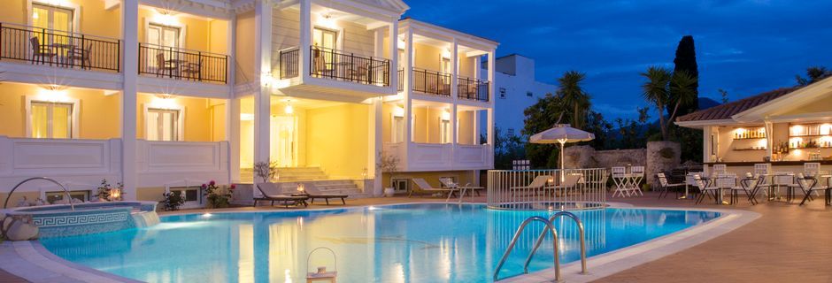 Poolområde på hotell Royal Nidri på Lefkas, Grekland.