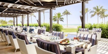 Strandrestaurang- och bar på Salalah Rotana Resort i Salalah, Oman.