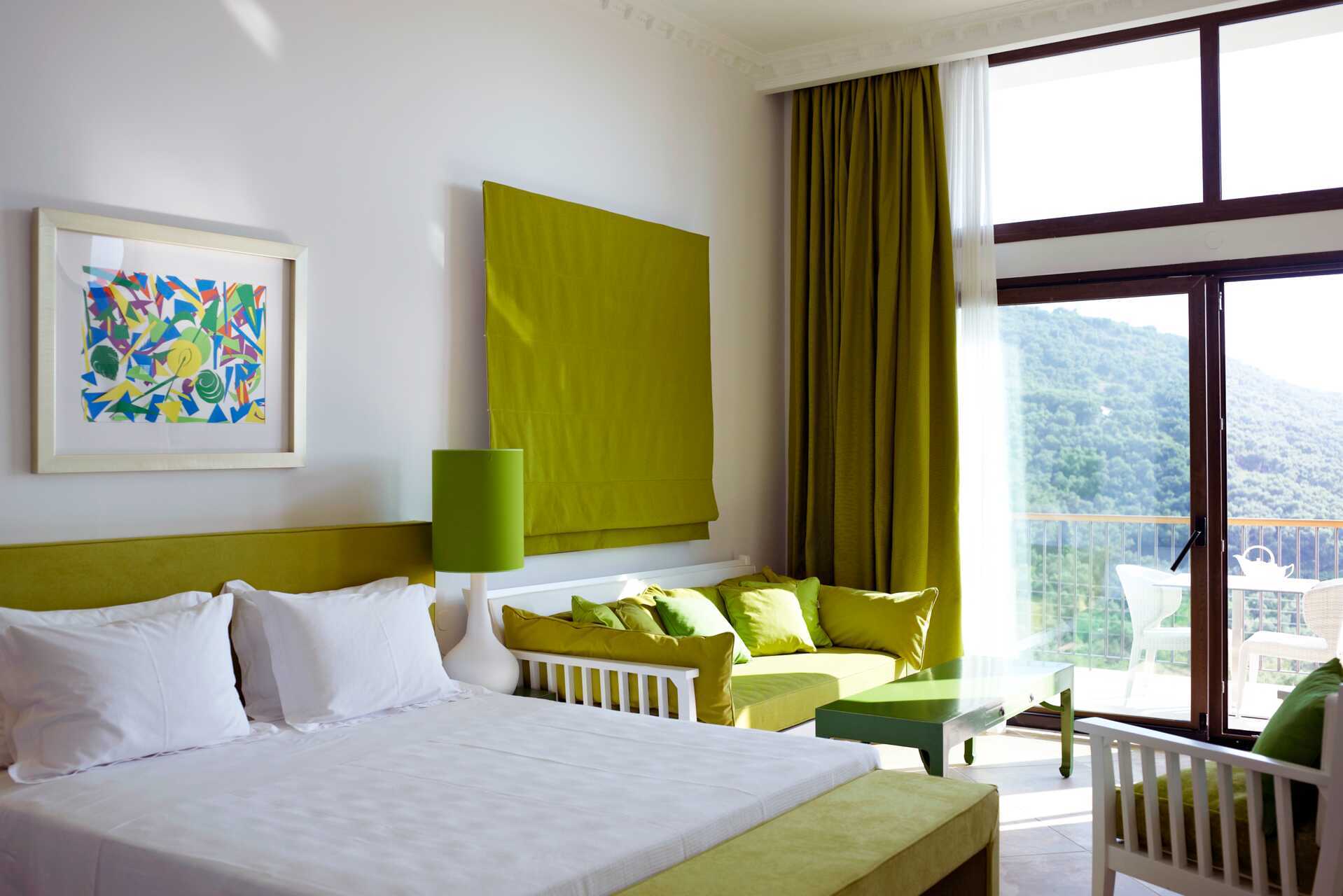 Deluxerum på Salvator Hotel Villas & Spa i Parga, Grekland.