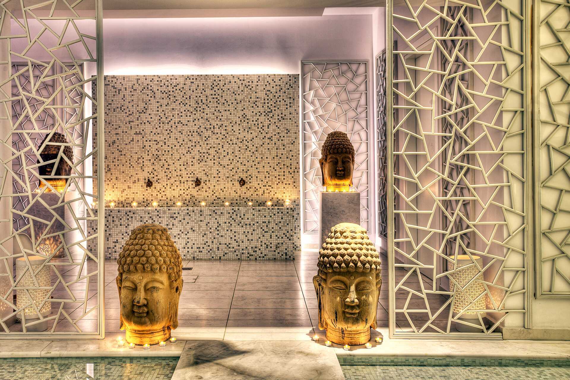 Spaet på Salvator Hotel Villas & Spa i Parga, Grekland.