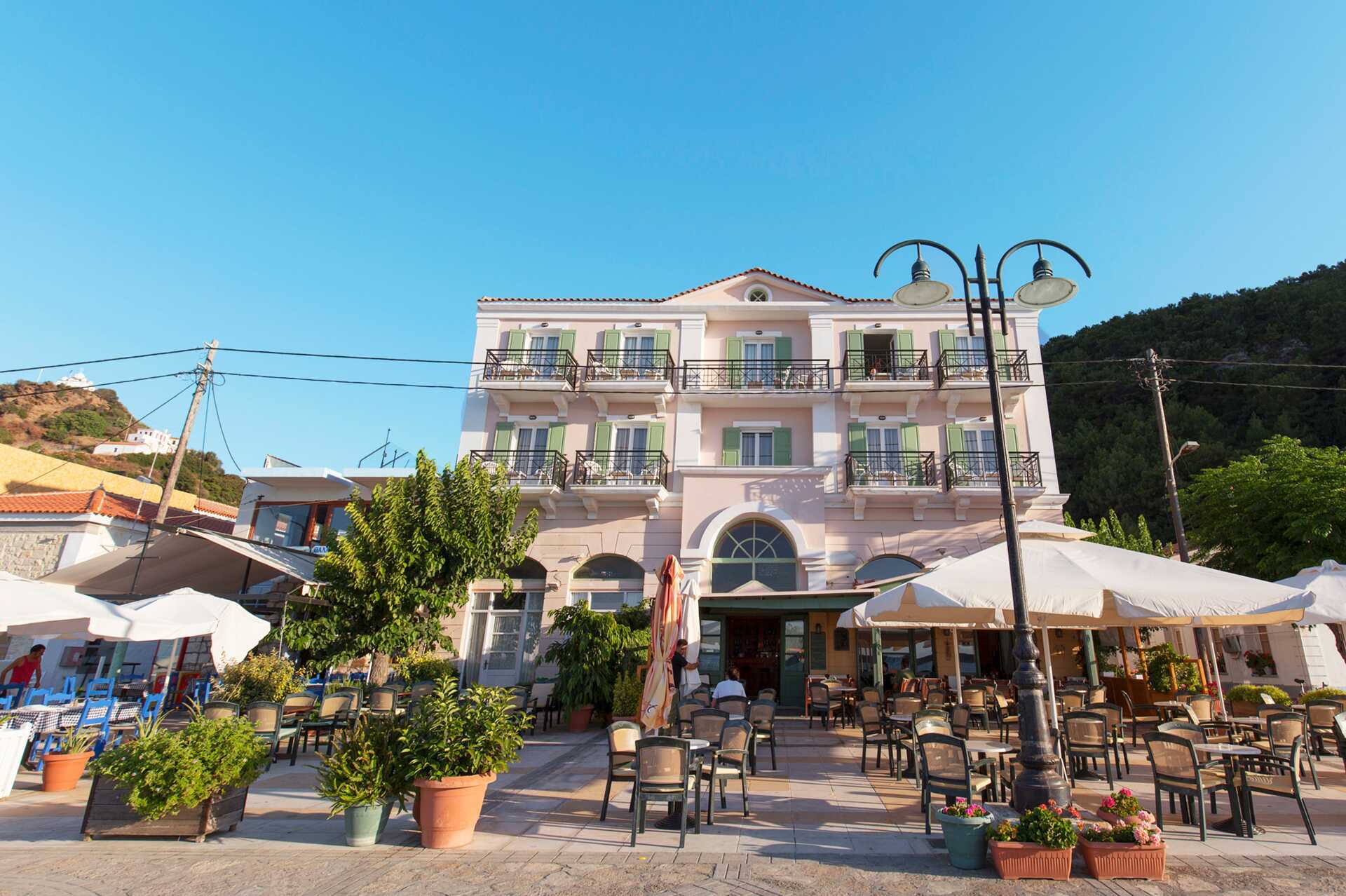 Hotell Samaina Port i Karlovassi på Samos, Grekland.