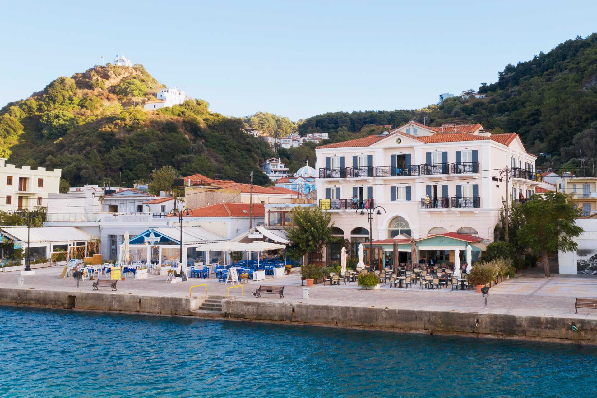 Hotell Samaina Port i Karlovassi på Samos, Grekland.
