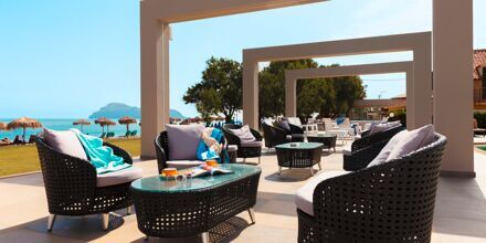 Poolbar på hotell Santa Helena Beach i Platanias på Kreta, Grekland.