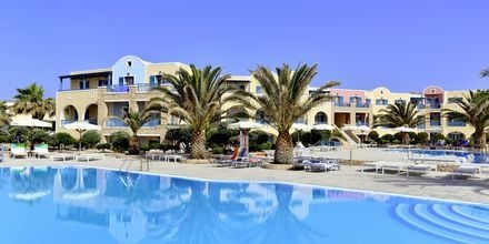 Poolområde på Santo Miramare Resort på Santorini, Grekland.