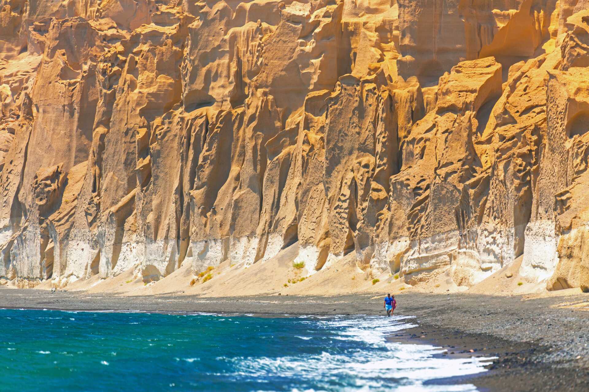 Stranden i Vlychada på Santorini, Grekland.