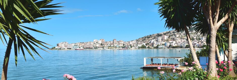 Vy över Saranda, Albanien.