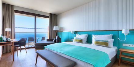 Dubbelrum med havsutsikt på hotell Sentido Galomar på Madeira, Portugal.