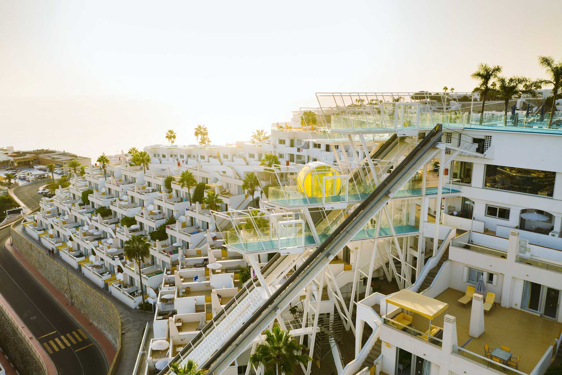 Hiss inom hotellområdet.