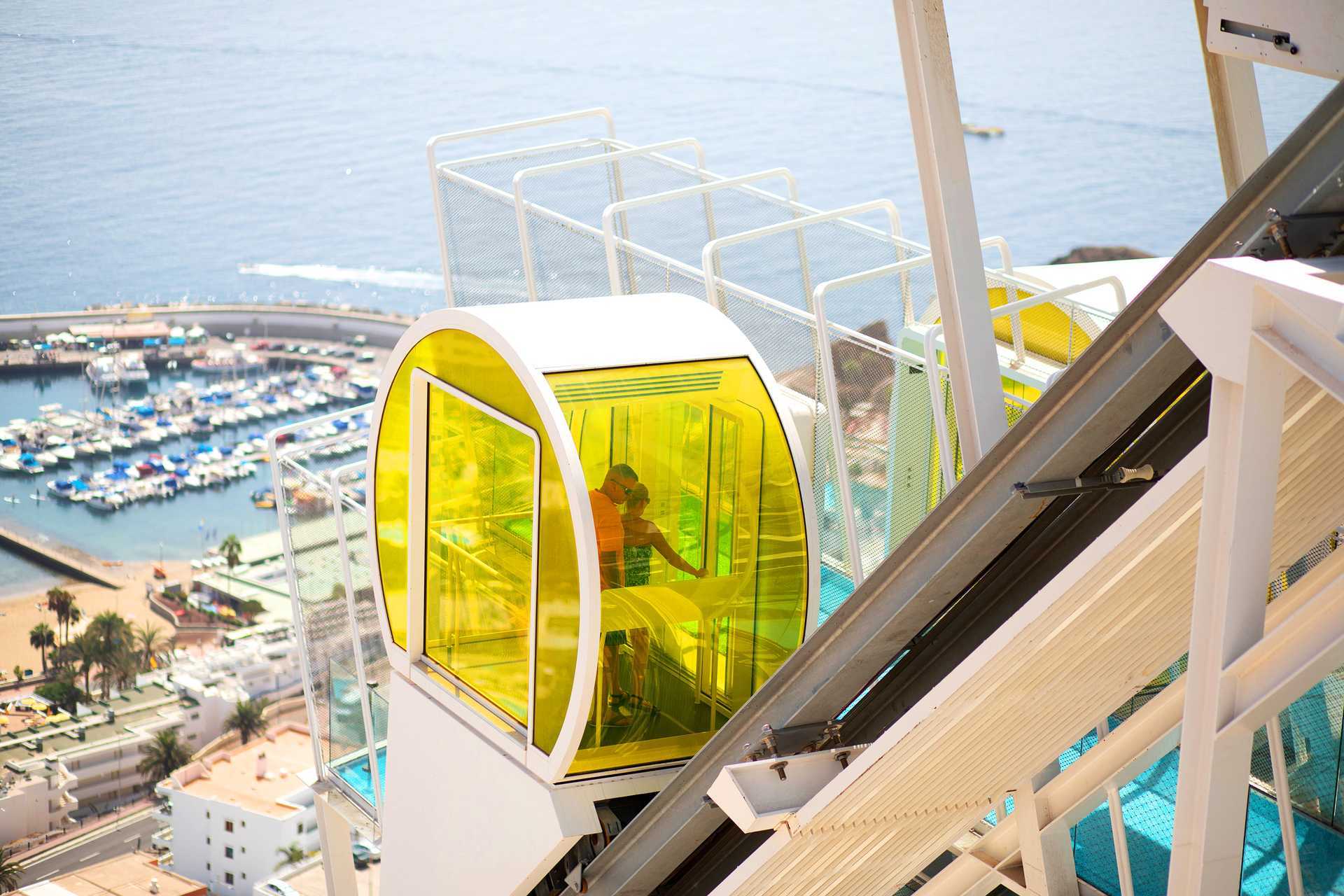 Hiss inom hotellområdet.