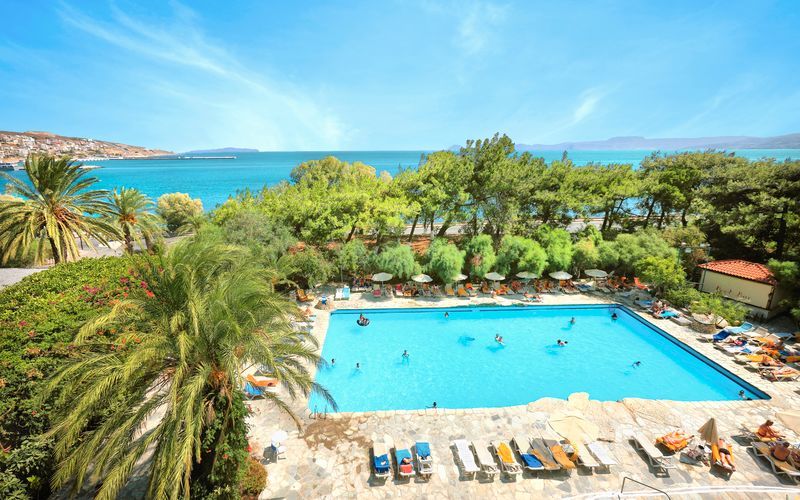 Pool på hotell Sitia Beach i Sitia på Kreta, Grekland.