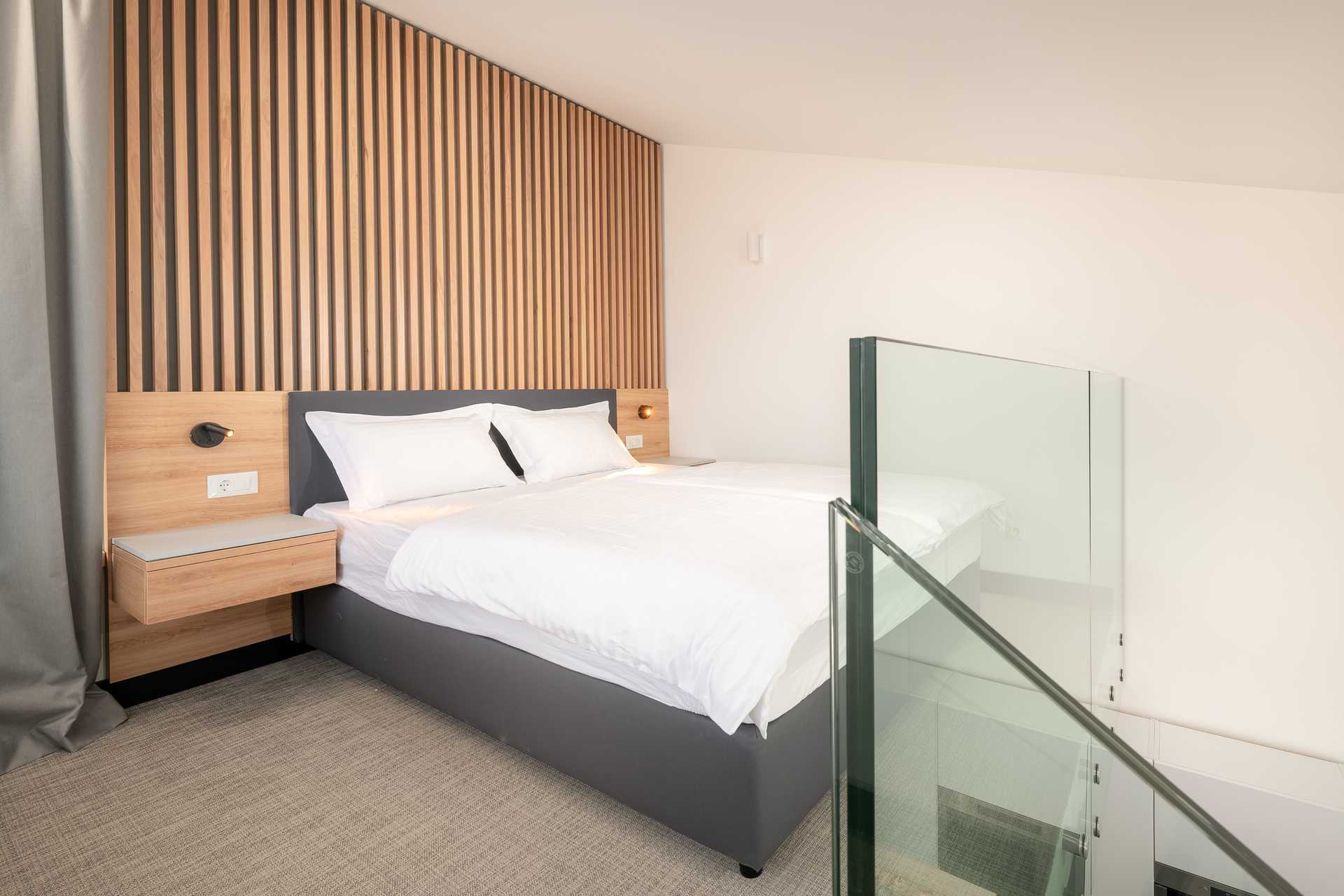 Skissbild på enrumslägenhet i etage på hotell Anna Noemia i Baska Voda, Kroatien.